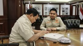 Menteri Pertahanan Prabowo Subianto menerima kunjungan Ketua Umum PP Pemuda Muhammadiyah dan jajaran di Kantor Kementerian Pertahanan. (Dok. Tim Media Prabowo Subiato)