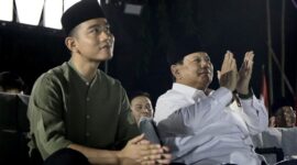 Ketua Umum Partai Gerindra Prabowo Subianto bersama Walikota Solo Gibran Rakabuming Raka. (Facbook.com/@Prabowo Subianto )

