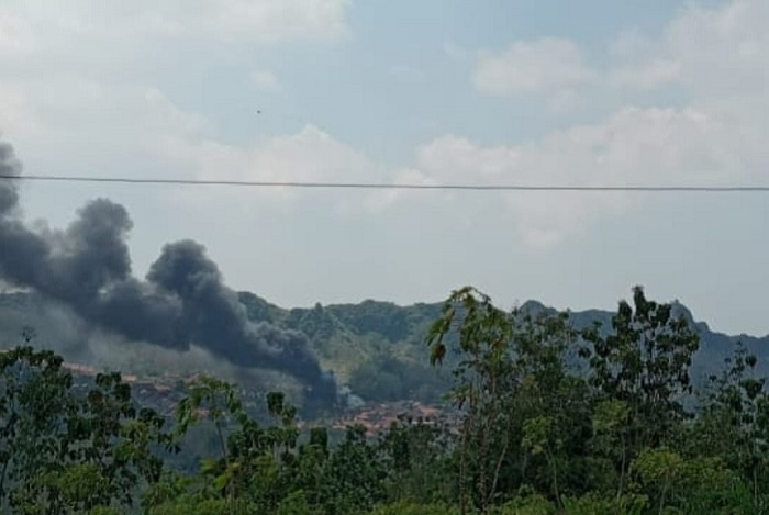 Api berkobar di sumur minyak rakyat Blora, tragedi yang membuka wacana legalisasi energi rakyat. (Dok. Tangkapan layar video)